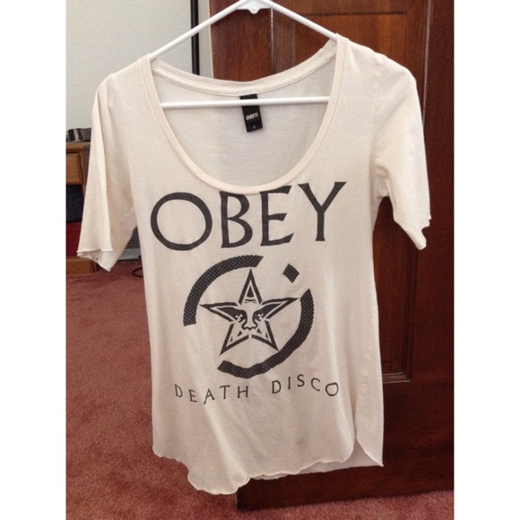 Obey Top
