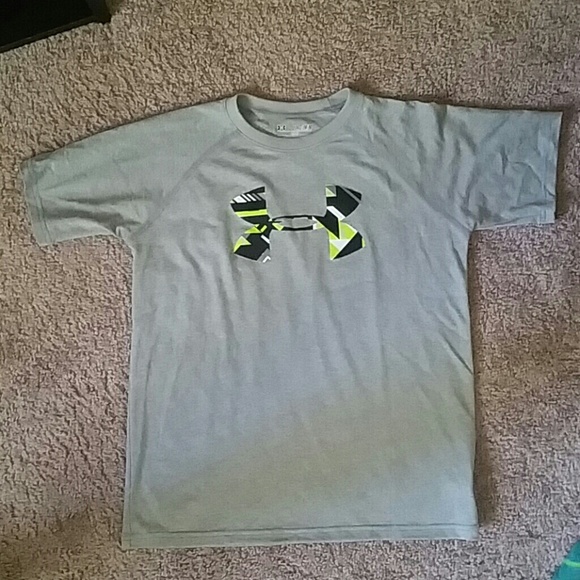 Gray Under Armour shirt