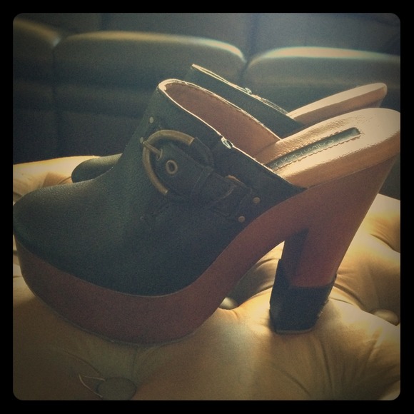 Calvin Klein Clogs NWOT