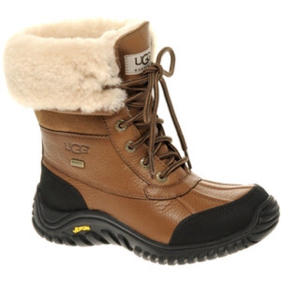 Ugg Adirondack lace up boots size 7