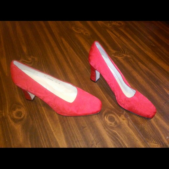 Red fillary print high heels