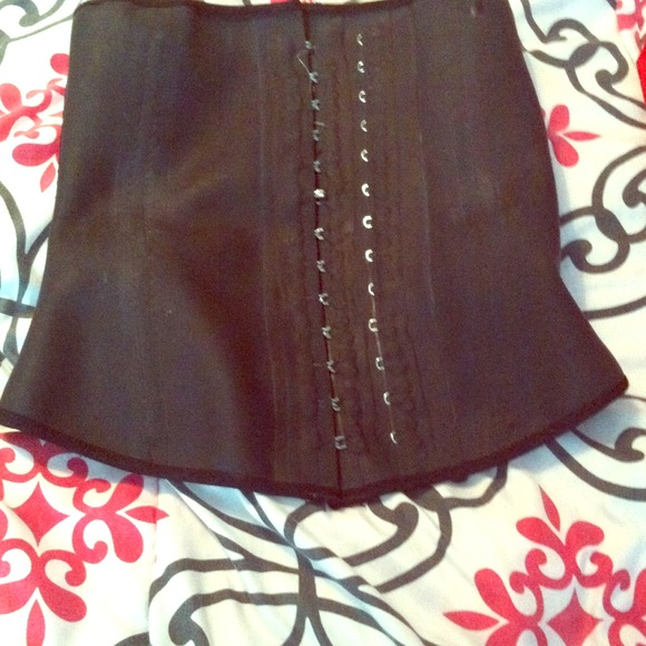 Waist trainer