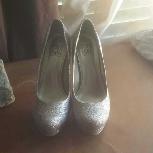 Gold sparkling party heals - Picture 2 of 3