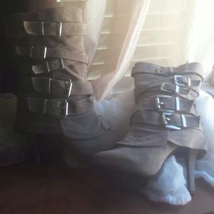 Taupe suede strapped boots /Jacklyn-01