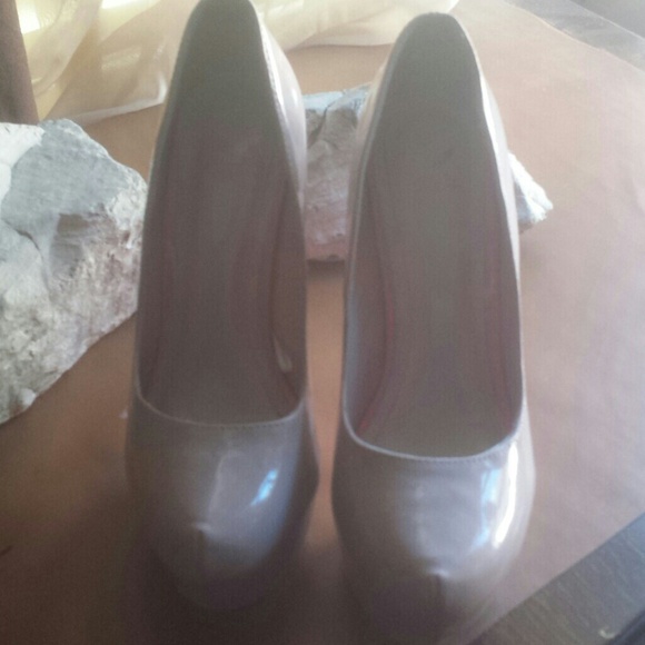 Nude/Neon Fuchsia heals - Picture 3 of 4