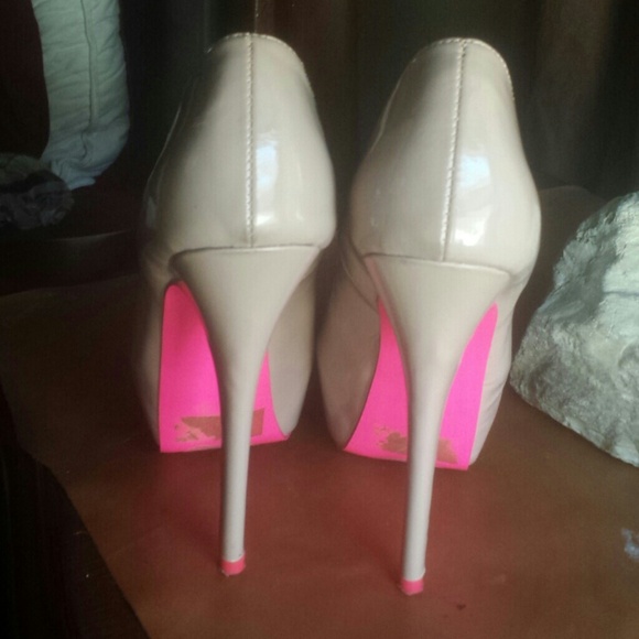 Nude/Neon Fuchsia heals - Picture 4 of 4