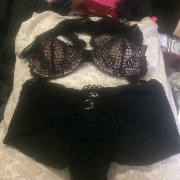 Bra set - Picture 3 of 3