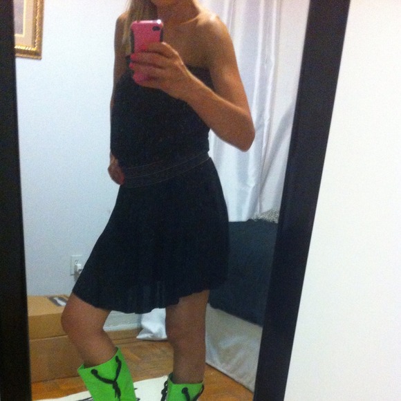 Dresses & Skirts - NEW Summer Strapless Dress