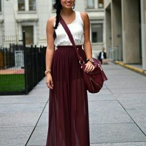 Pleated burgundy maxi skirt small size