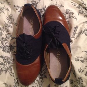 Restricted Oxfords Navy & Brown size 9