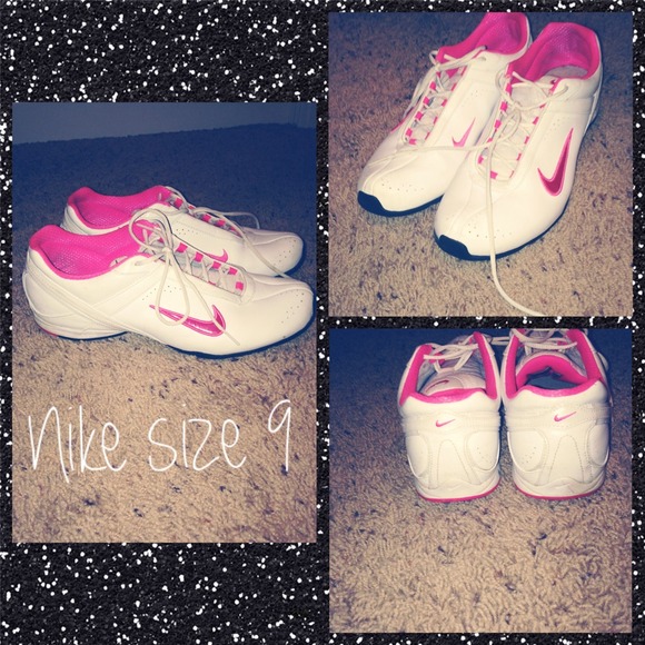 Nike tennis shoes