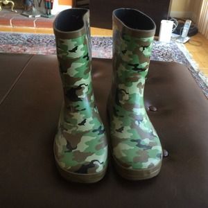 CAMO RAINBOOTS