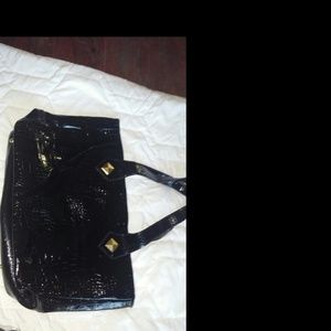 Shinny black purse NEw w/o tags