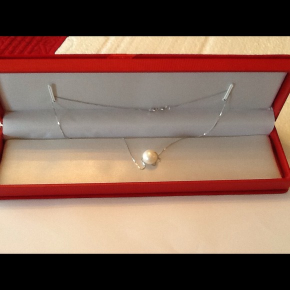 Classic necklace