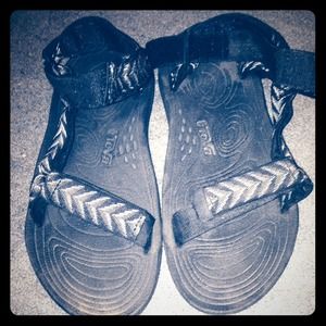 Teva size 9 summer sandals