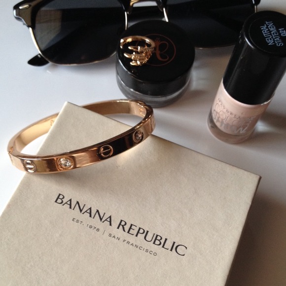 Jewelry - Gold bracelet