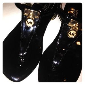 MICHAEL MICHAEL KORS YG SANDALS