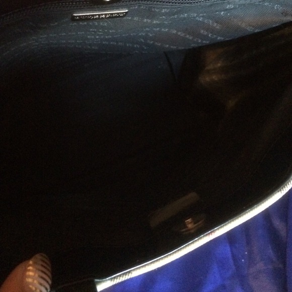 Authentic Burberry handbag ✨💛 good condition - Picture 4 of 4