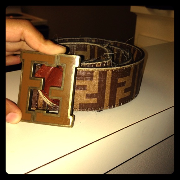 I am selling a Fendi belt.