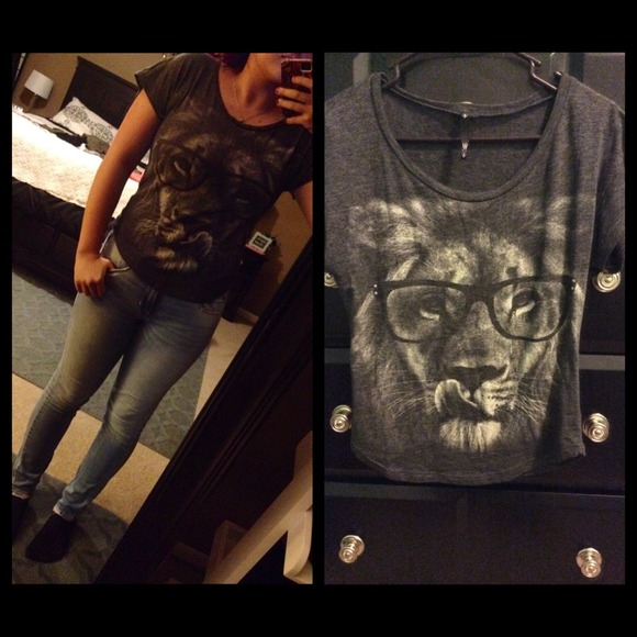 Cute lion top!