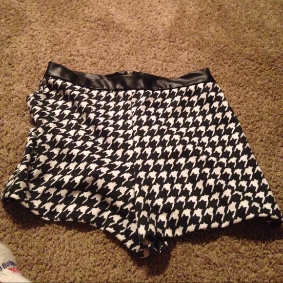 Forever 21 high wasted shorts