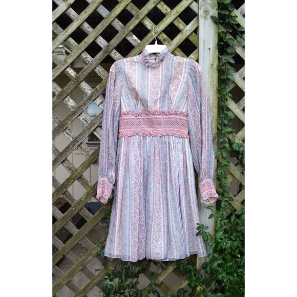 ✋SOLD✋Vintage Blue and Pink Floral Dress - Picture 2 of 4