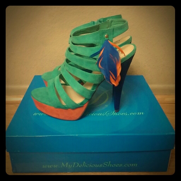 Shoes - Cute Multicolor Heels Size 8.5