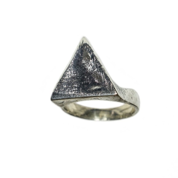 The Solid Triangular Ring - Picture 2 of 2