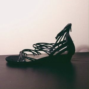 Decree low wedge sandals