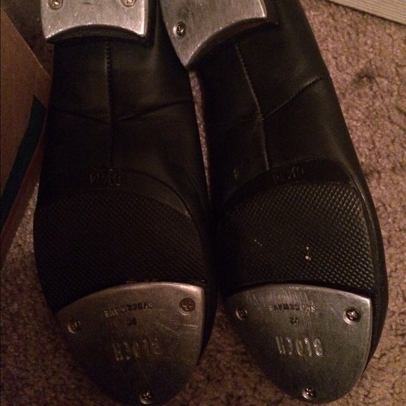 Tap dancing shoes