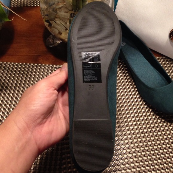 Shoes - Picture 3 of 3