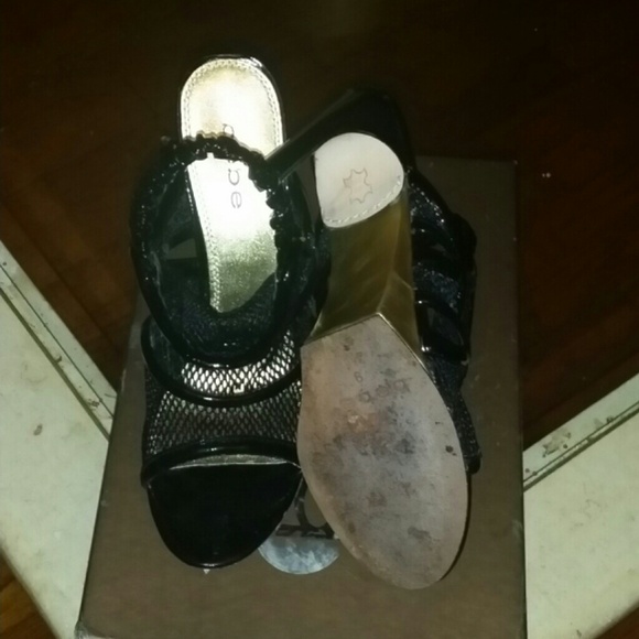 Shoes - Picture 4 of 4