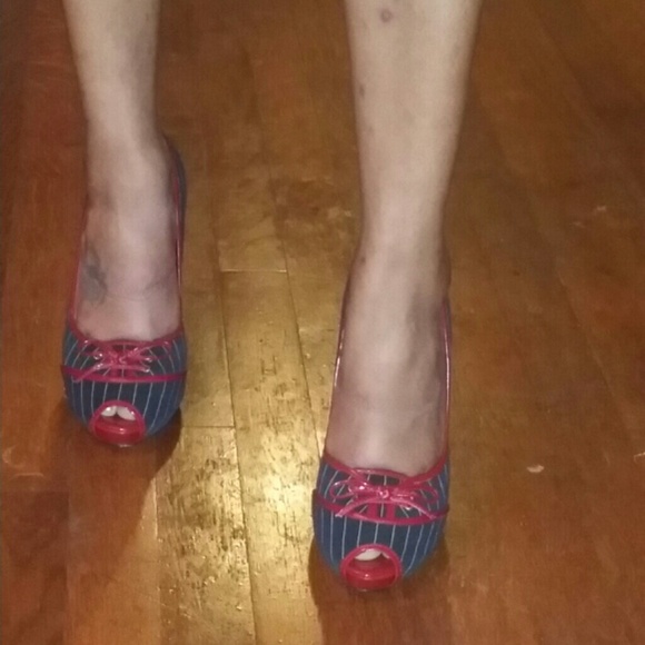 Shoes - Picture 4 of 4