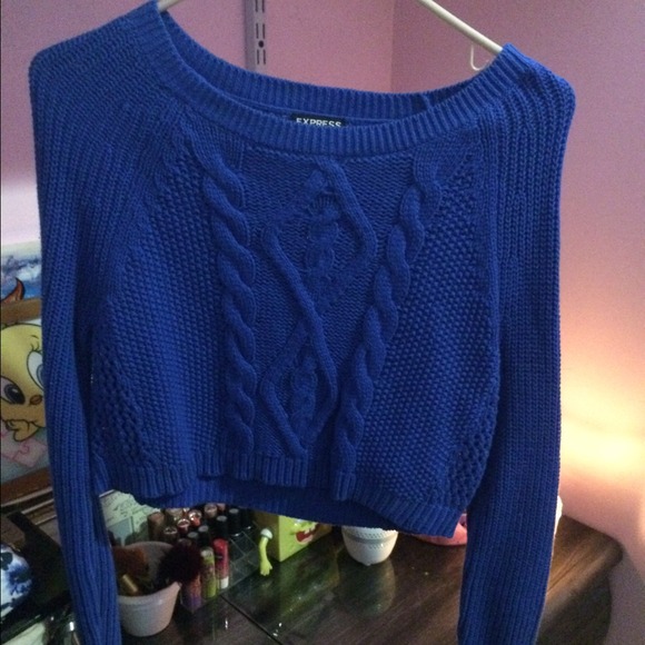 cropped sweater.