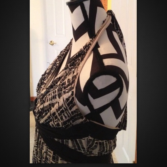 BCBG Black and White Halter Dreas - Picture 3 of 4