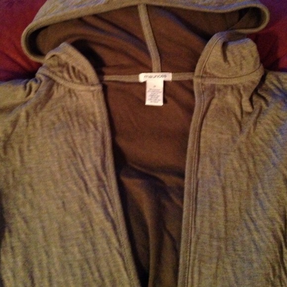 Maurice's pullover - Picture 3 of 4