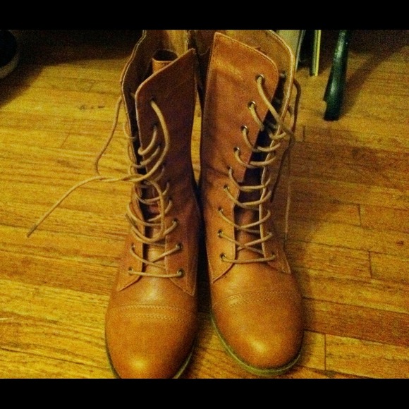 Charloutte Russe-Combat boots