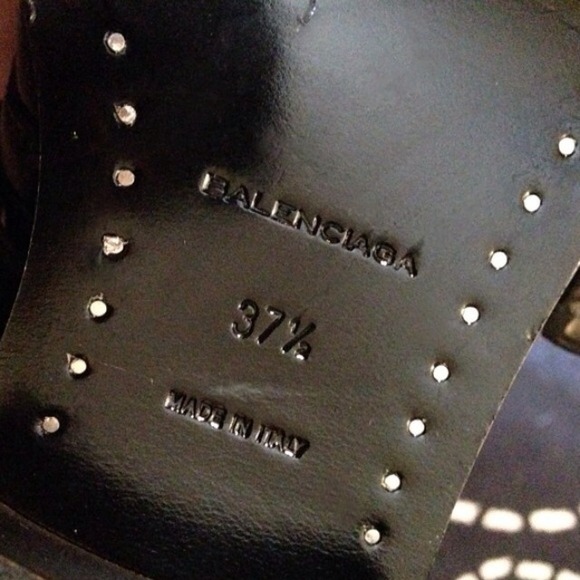 🚫SOLD🚫Authentic Balenciaga Cut Out CEINTURE Boot - Picture 3 of 4