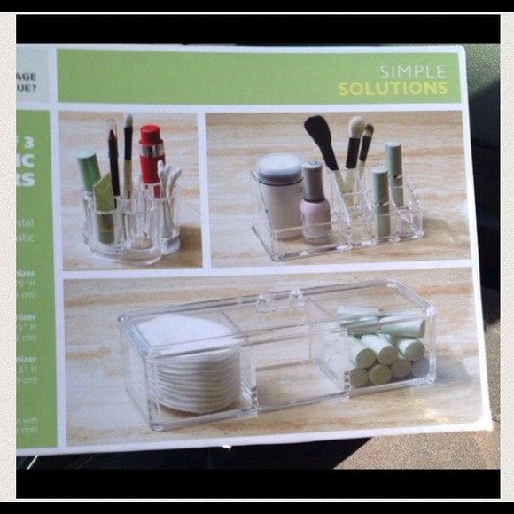 Cosmetic organizer