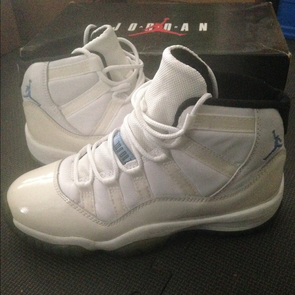 🚫SOLD🚫 OG Jordan Columbia 11 sneakers - Picture 1 of 4