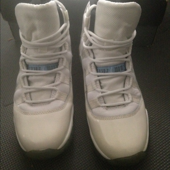 🚫SOLD🚫 OG Jordan Columbia 11 sneakers - Picture 2 of 4