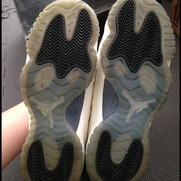 🚫SOLD🚫 OG Jordan Columbia 11 sneakers - Picture 4 of 4