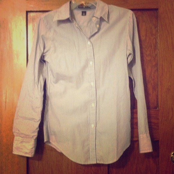 Gap blue and white button down - Picture 1 of 3