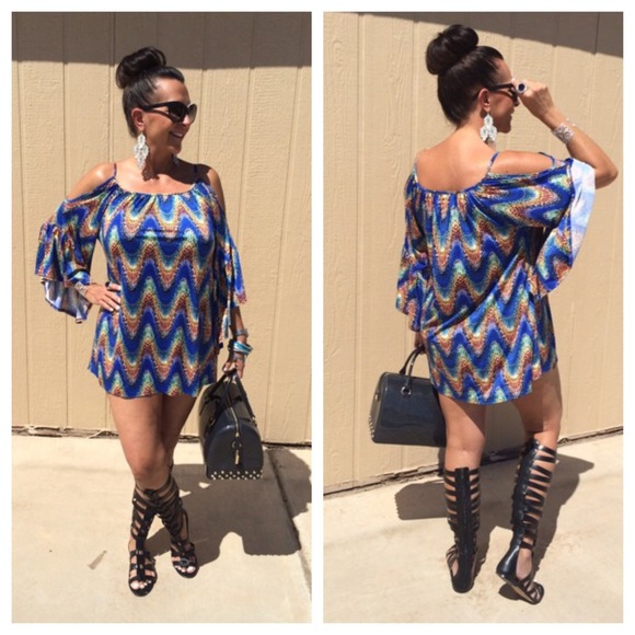 veronica m Dresses & Skirts - ❌SOLD OUT❌🆕 Veronica M Cold Shoulder Dress