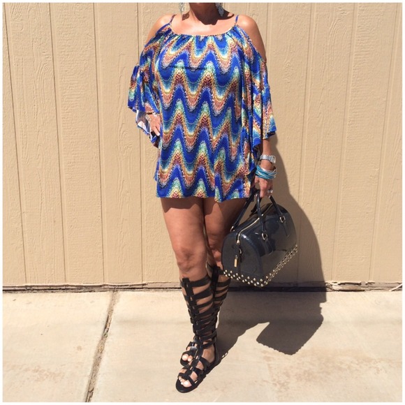 ❌SOLD OUT❌🆕 Veronica M Cold Shoulder Dress - Picture 2 of 3