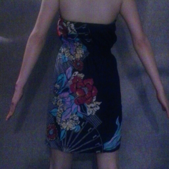Dress - Picture 2 of 2