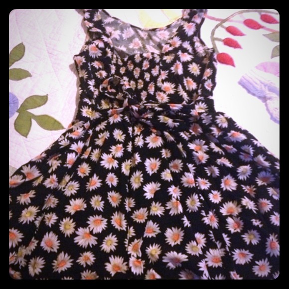 Forever 21 floral romper - Picture 1 of 2