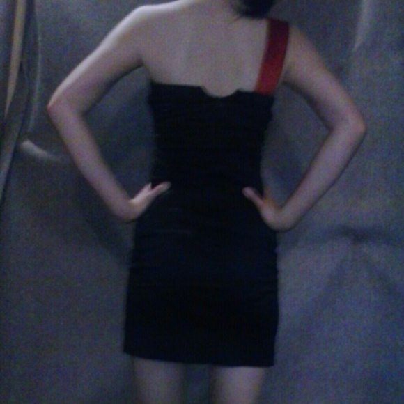Dress - Picture 2 of 2