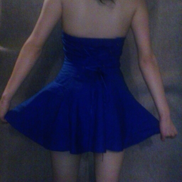 Dress - Picture 2 of 2