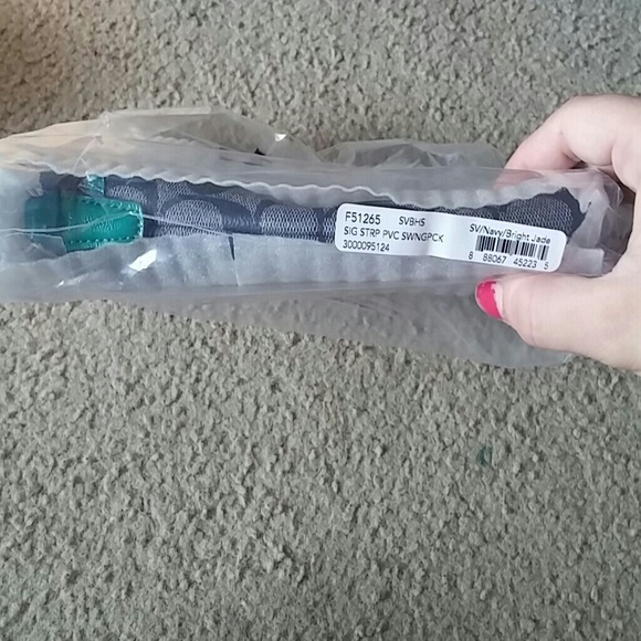 Sold!NWT Coach signatureswingpack crossbody - Picture 3 of 3